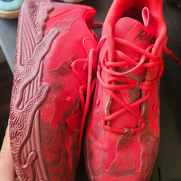 Red Lamelo Ball basketball shoes - Picture 3 of 3